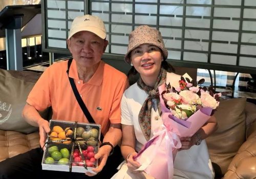 久游国旅真实客案丨印尼夫妻结婚39年飞云南，火山喷发也挡不住云南之旅